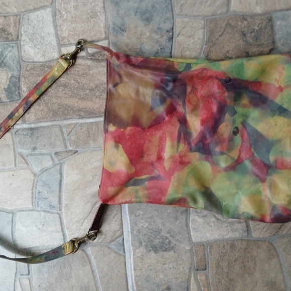 Vintage 1984 Leather painted tye dye design BoHo bag, long strap 17" 1/2 x 14" - Picture 7 of 12